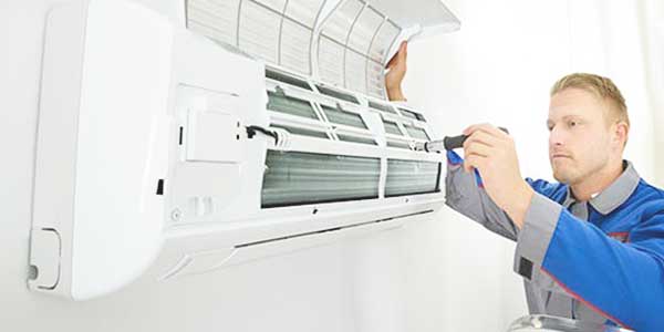 Het onderhoud van een airco in Alveringem
