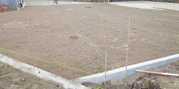 grondwerken bij het leggen van klinkers