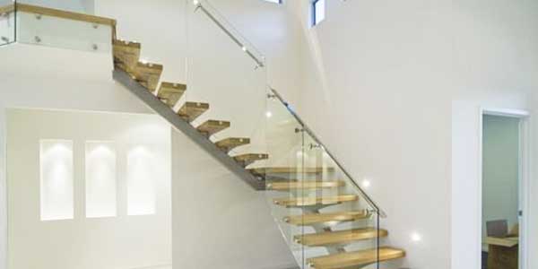 Trappen: voorbeeld van een trap met kwartdraai