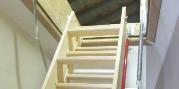 Trappen: voorbeeld van een zoldertrap